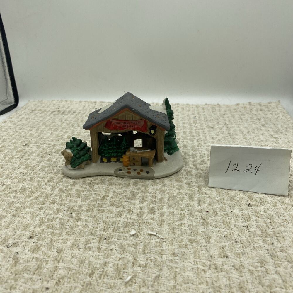 2001 Cobblestone Corners ￼ Christmas Village Tree And Wreaths Stand